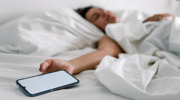 Struggling to Give Up Staring At Your Phone At Night? Here Are Ways to Ditch Screen Phones
