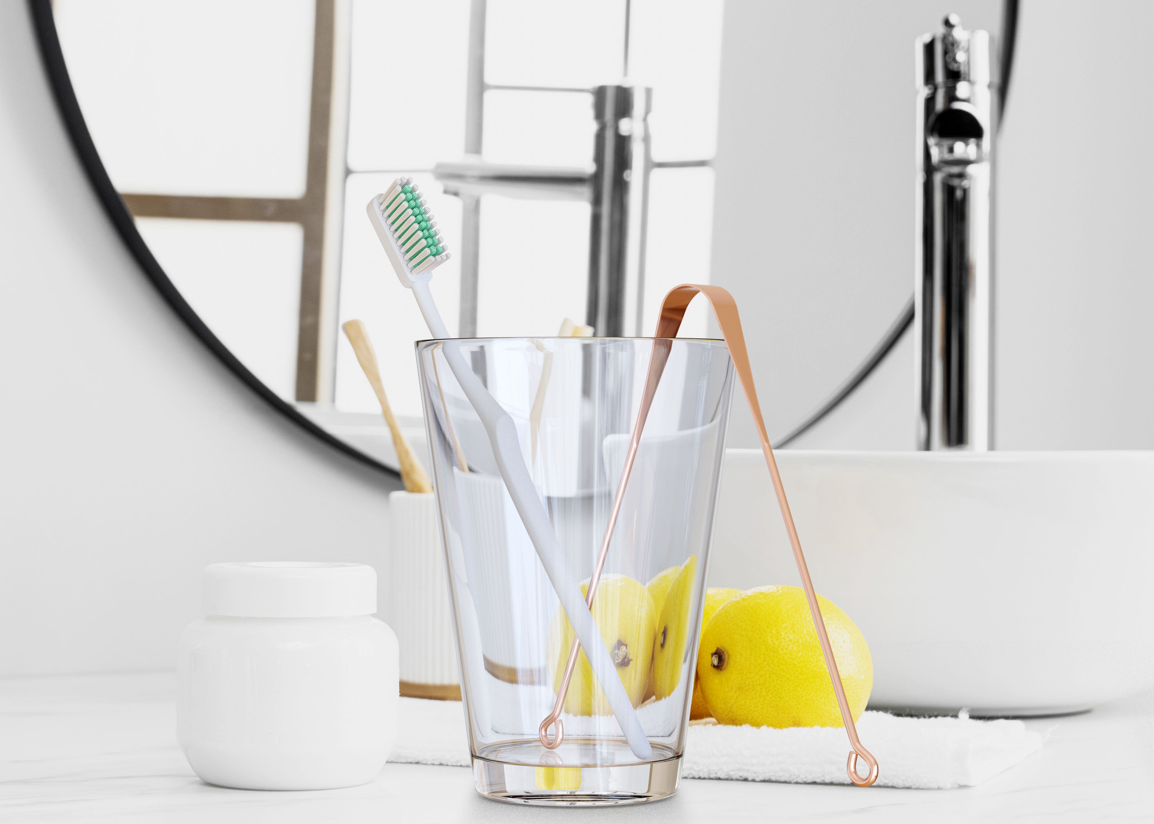 Ways a Tongue Scraper Can Improve Mouth Hygiene